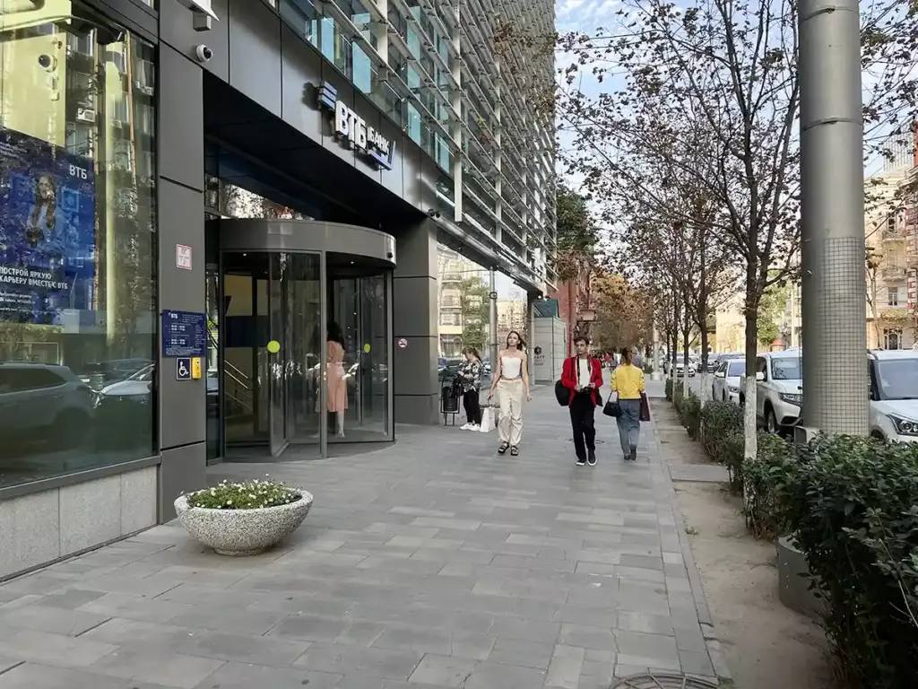 Центральный офис банка ВТБ в центре Ростова-на-Дону для удалённой покупки квартиры в Ростове, ипотека и сделки 2026