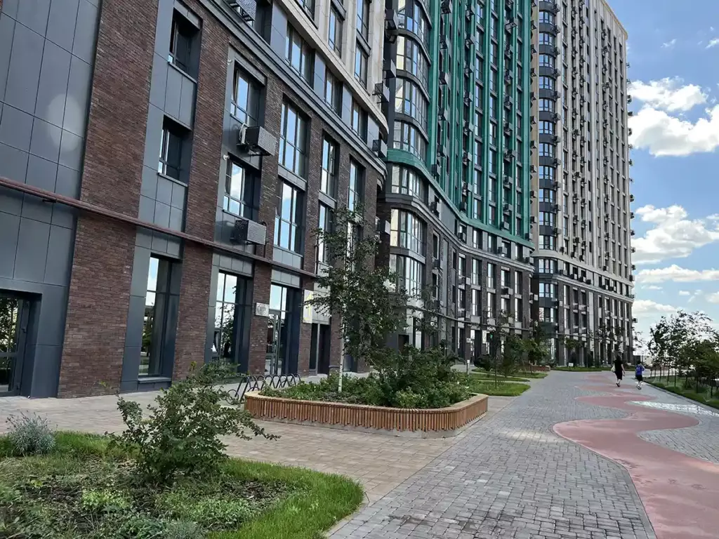 ЖК Левобережье в Ростове-на-Дону - современный жилой комплекс с благоустроенной территорией для покупки квартиры удалённо в 2026 году